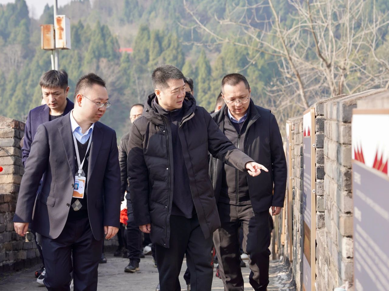 省尊龙凯时集团党委书记、董事长游勇检查督导春节宁静生产事情并看望慰问坚守岗位的一线干部员工